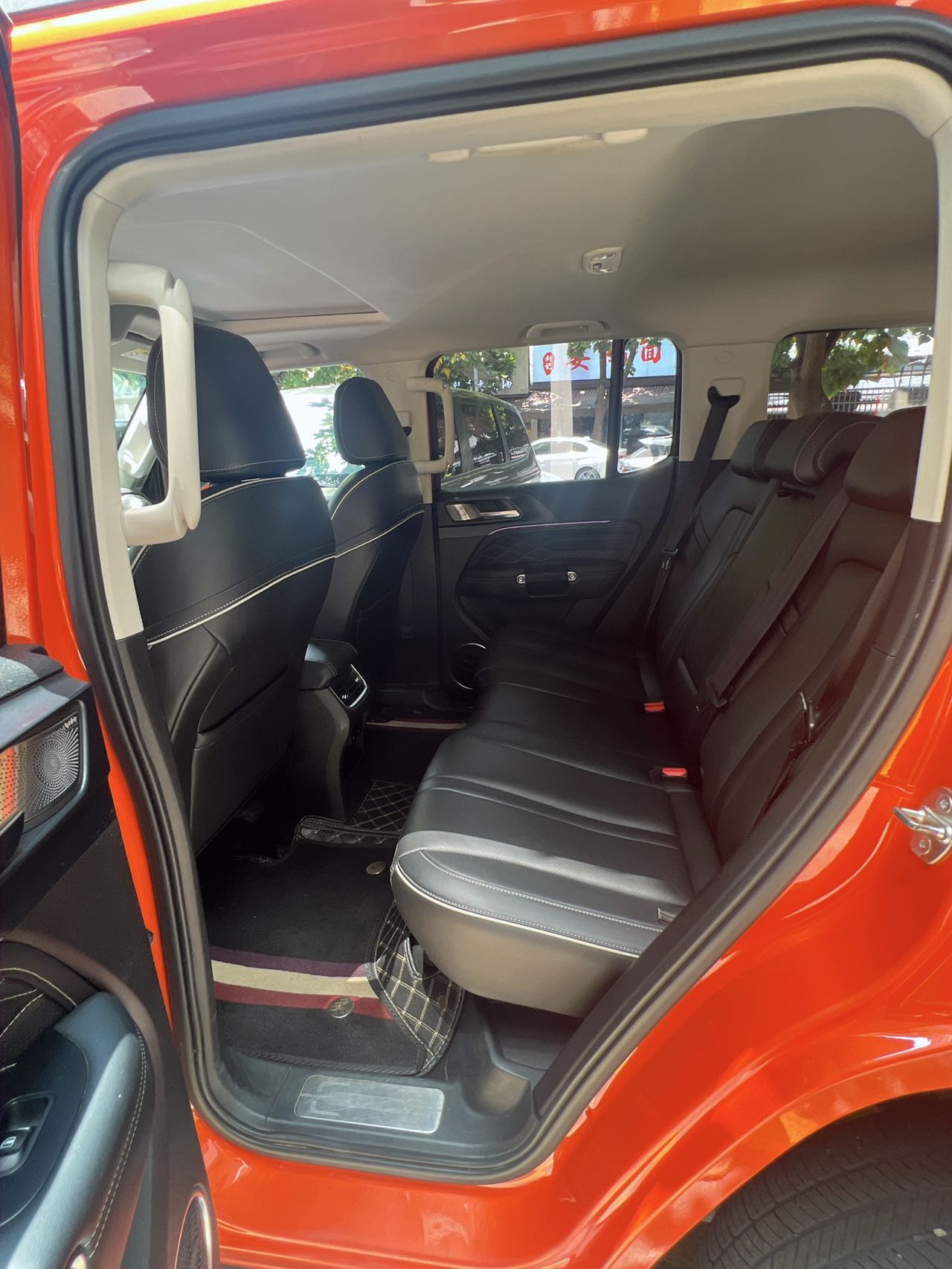 比亚迪仰望U8豪华版实测：百万级越野+新能源的黑科技颠覆者